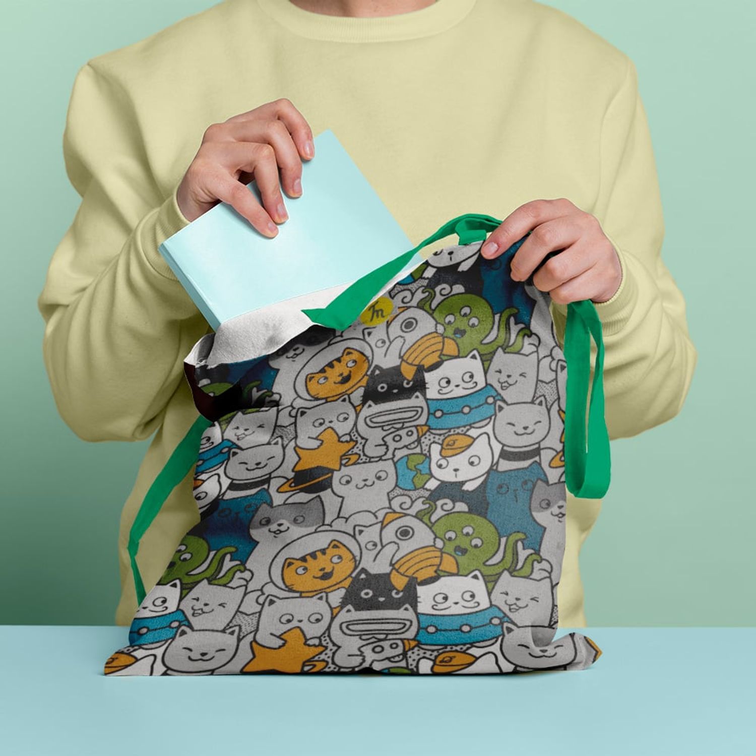 Geanta Handmade Tote Basic, Si Pisicile lucreaza la NASA, Multicolor, 43x37 cm fotografia produsului View 3 L