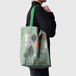Geanta Handmade Tote Basic, Merry Christmas Globuri in Bradul de Craciun, Multicolor, 43x37 cm fotografia produsului View 3 S