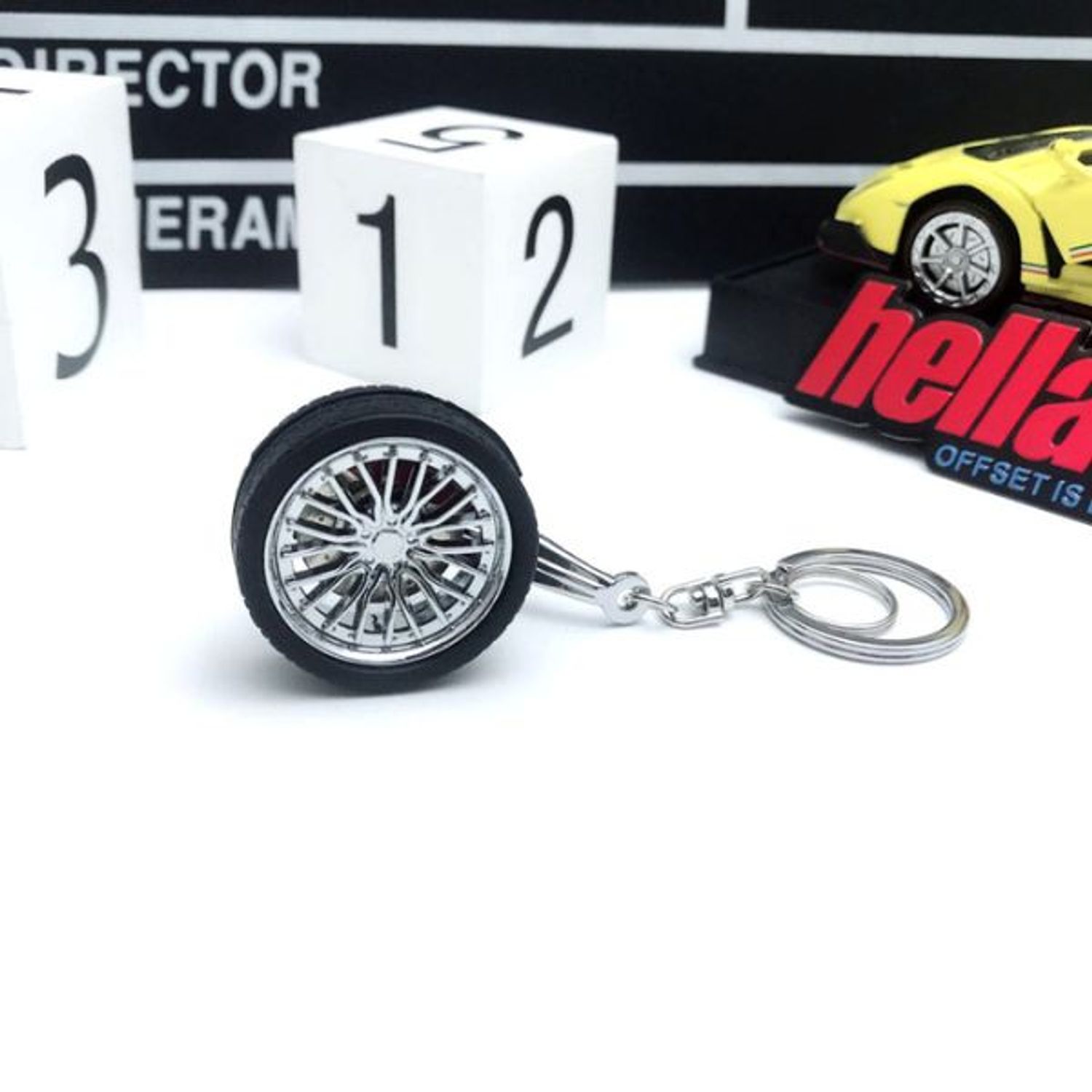 Breloc metalic anticoroziv, model roata auto, Argintiu fotografia produsului View 4 L