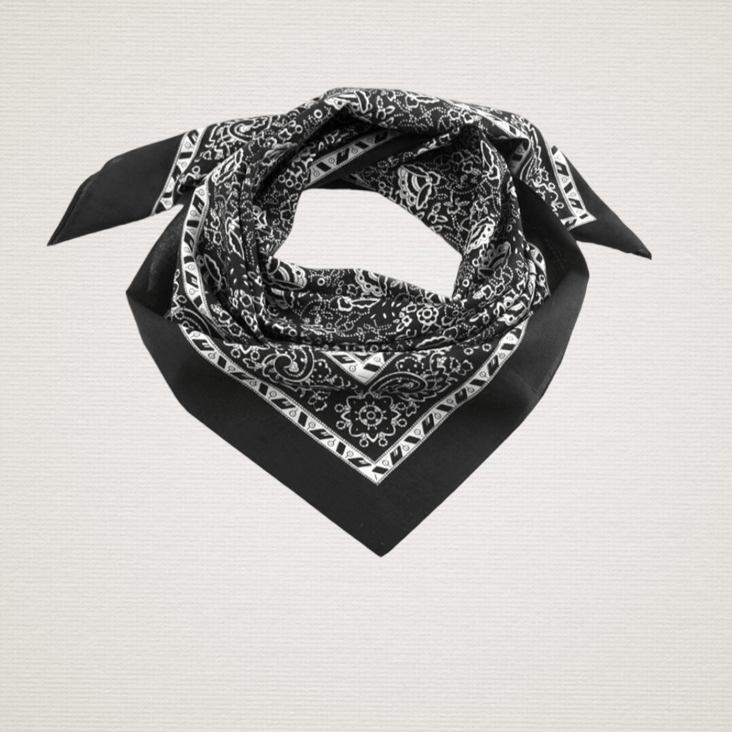 Batic bumbac, imprimeu floral, 70 x 70 cm Negru fotografia produsului View 4 L