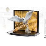 Figurina de colectie Harry Potter IdeallStore&reg;, Friend Hedwig, 15.5 cm, suport inclus fotografia produsului View 4 S