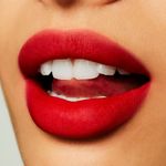 Ruj de buze lichid mat, MAC, Powder Kiss, 987 M.A.CSmash, 5 ml фото продукта View 3 S
