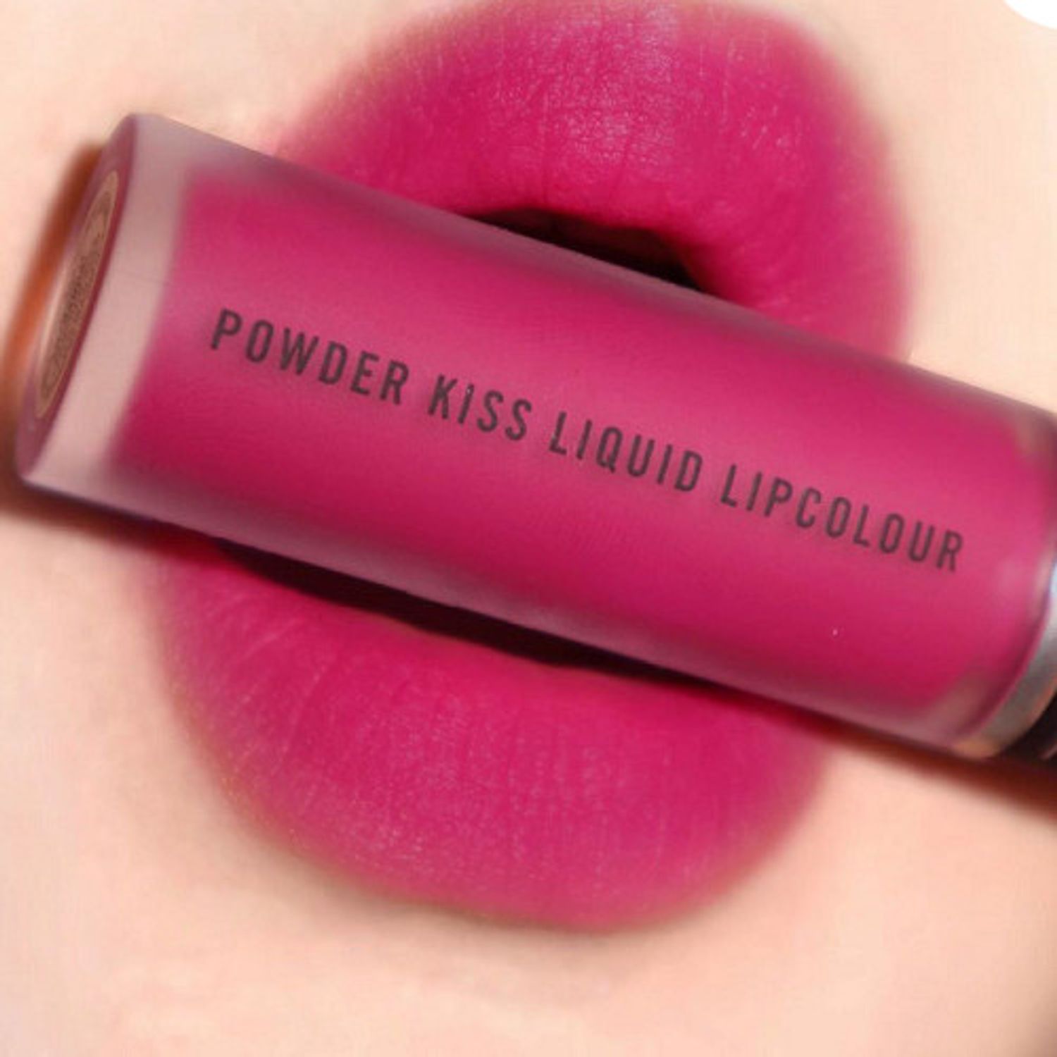 Ruj de buze lichid mat, MAC, Powder Kiss, 986 Make It Fashun!, 5 ml фото продукта View 3 L