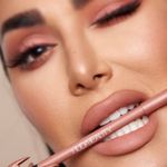 Creion contur buze, Huda Beauty, Waterproof, Honey Beige fotografia produsului View 2 S