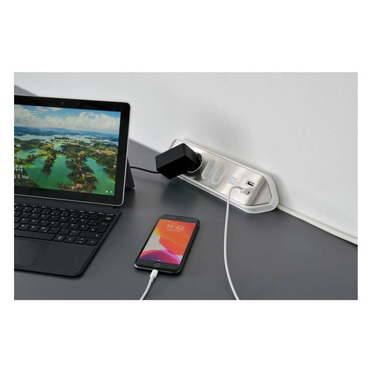 Priza multipla desktop, 4P, 2M, USB fotografia produsului View 2 L