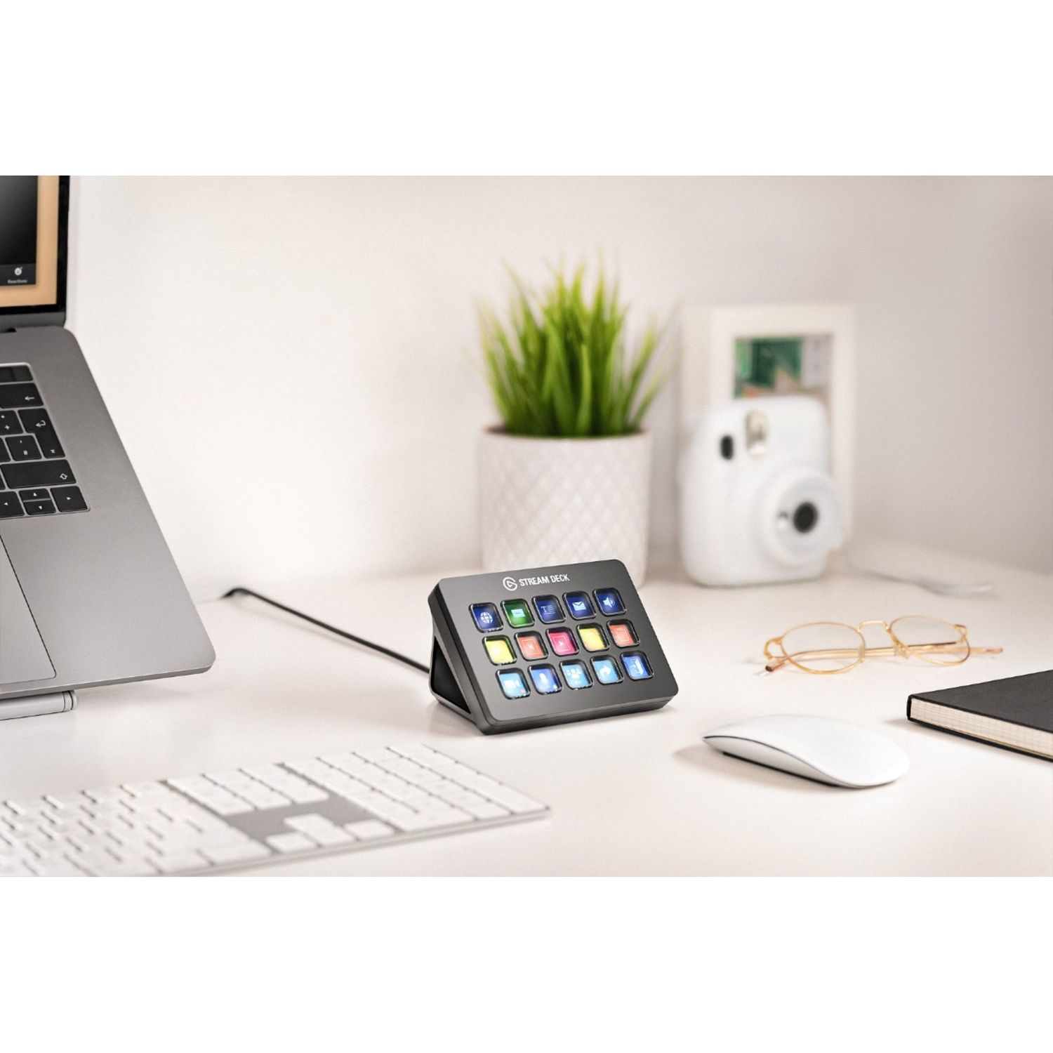 Stream Deck Elgato MK.2, 15 butoane, Stand reglabil, Black fotografia produsului View 5 L
