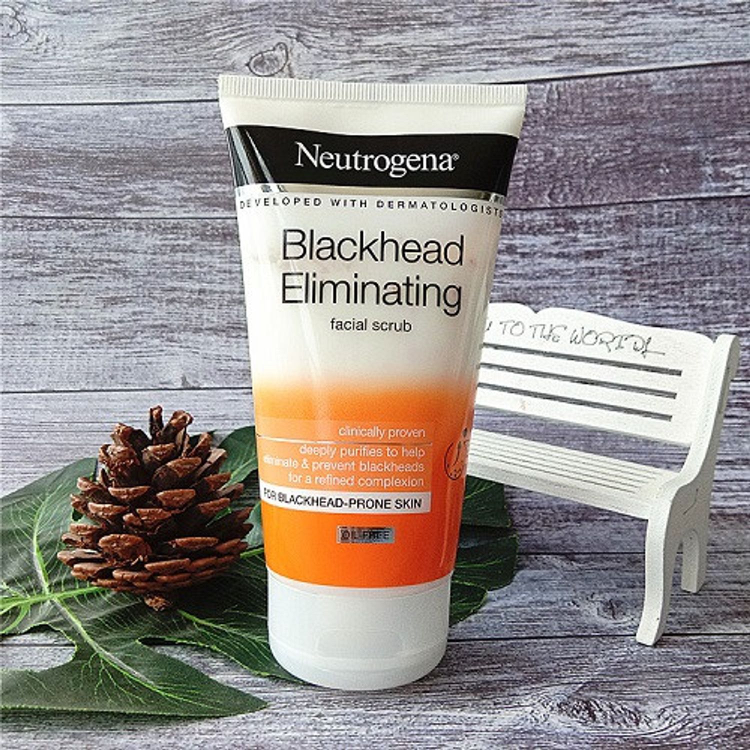 Exfoliant facial, Neutrogena, Blackhead Eliminating Facial Scrub, 150 ml fotografia produsului View 2 L
