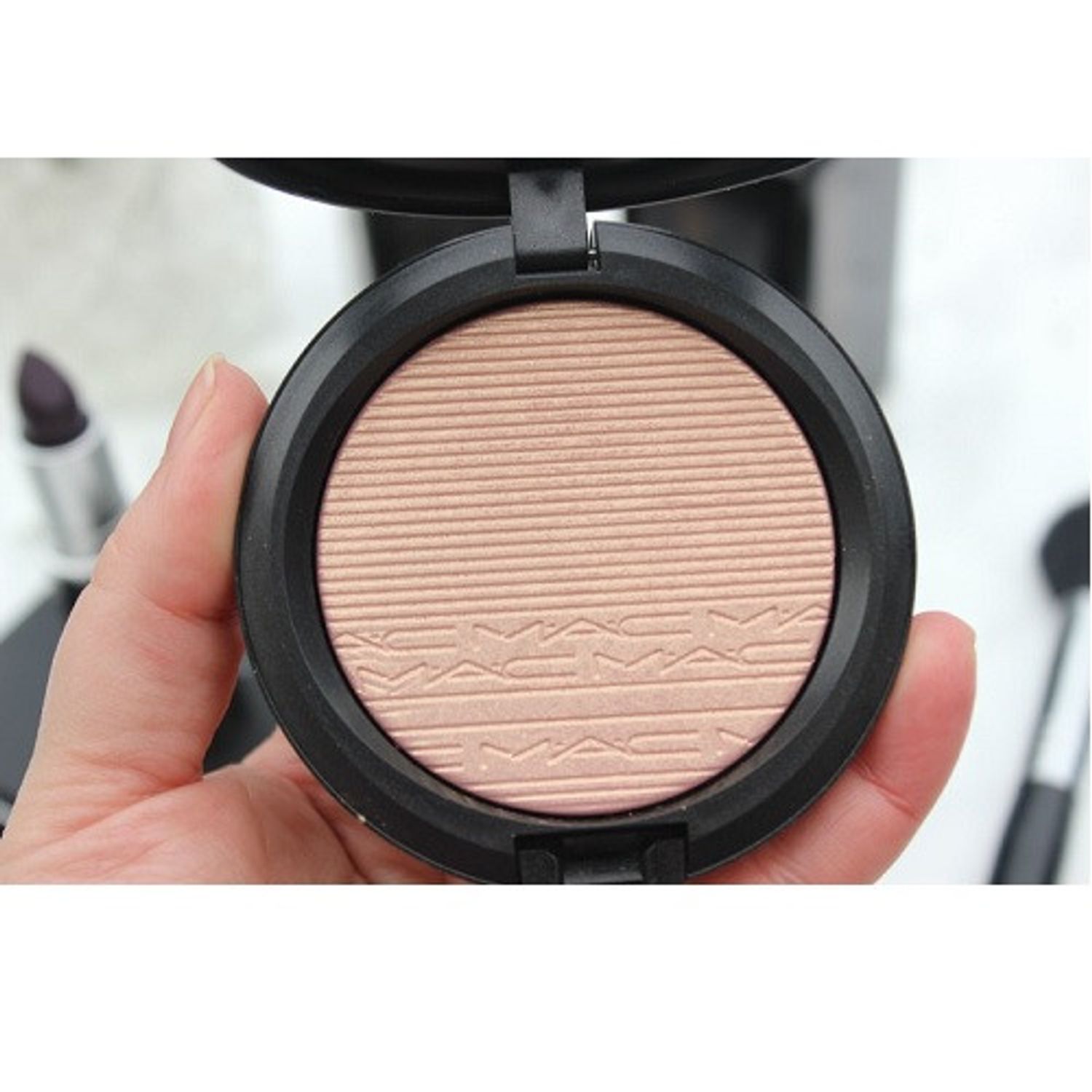 Iluminator, MAC, Extra Dimension, Iced Apricot, Ambalaj Negru, 9 g fotografia produsului View 2 L
