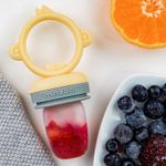 Dispozitiv de hranire Minikoioi, 100% Premium Silicone – Velvet Rose / Powder Grey fotografia produsului View 3 S