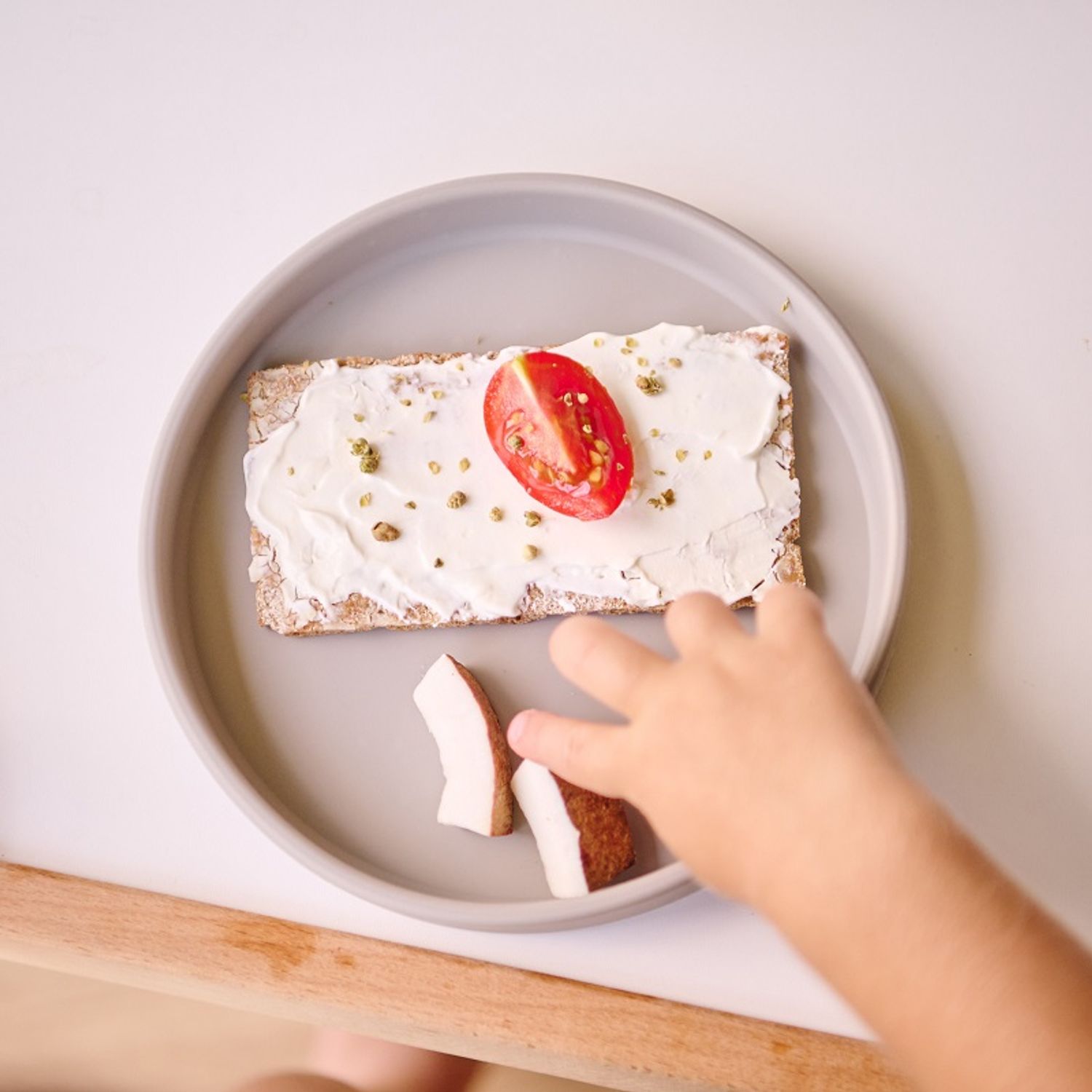 Farfurie Minikoioi, 100% Premium Silicone – Velvet Rose fotografia produsului View 4 L