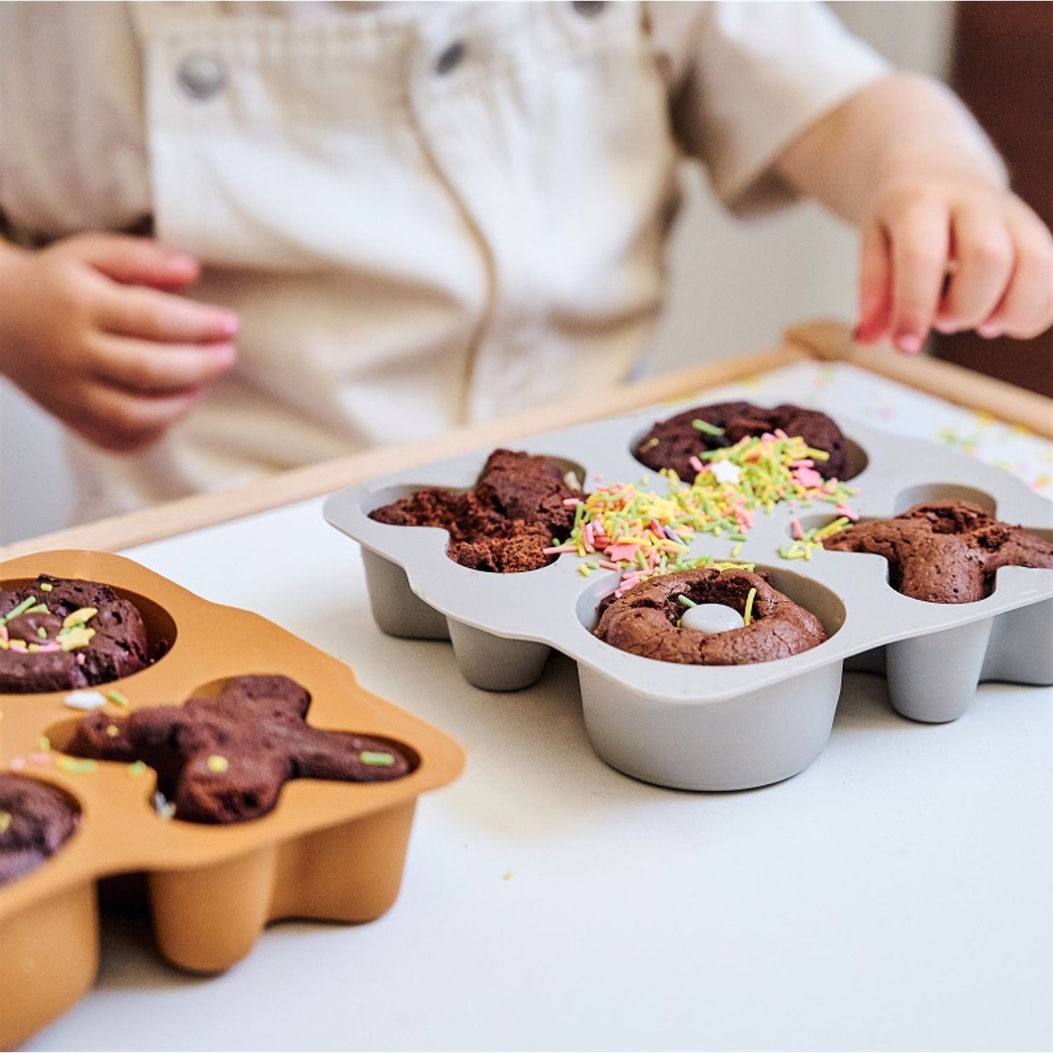 Set Recipiente de gatit Minikoioi, 100% Premium Silicon – Bubble Beige / Powder Grey fotografia produsului View 2 L