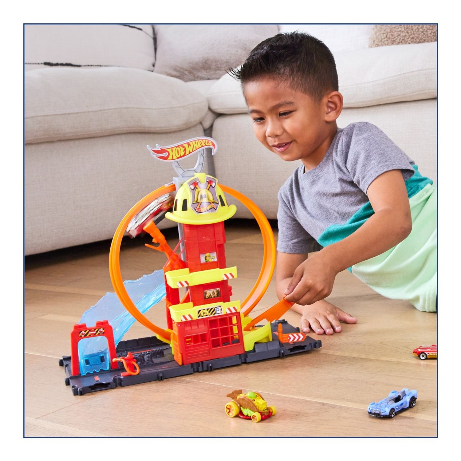 Hot Wheels Statia De Pompieri Super Loop fotografia produsului View 3 L