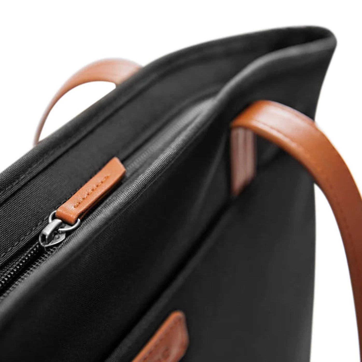 Geanta laptop pentru dama Tomtoc T22M1D1, rezistenta la apa, 14", Negru fotografia produsului View 3 L