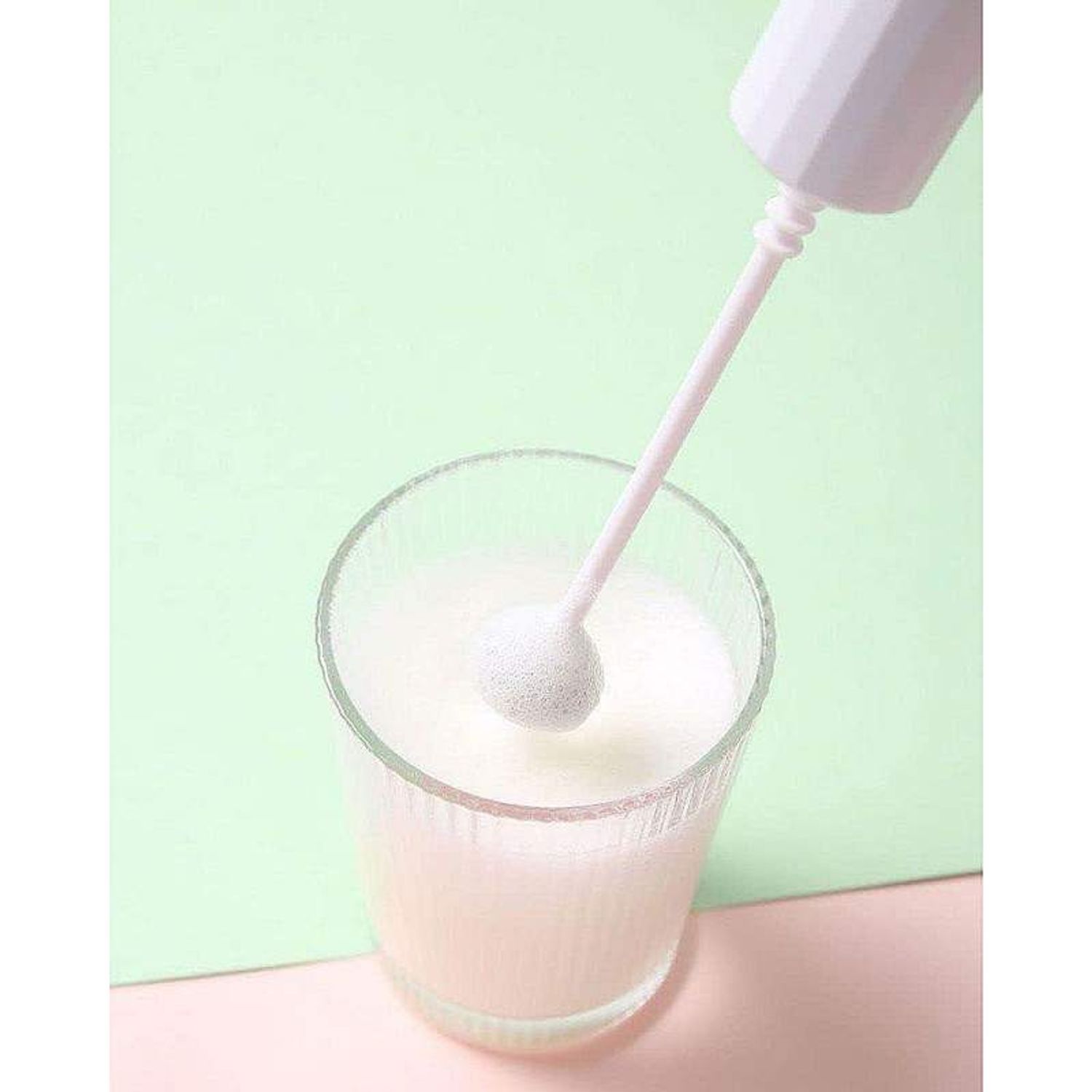 Mixer Spumator de Lapte SIKS, 2 Teluri Interschimbabile, Alimentare  2 x Baterie AA, Alb fotografia produsului View 4 L