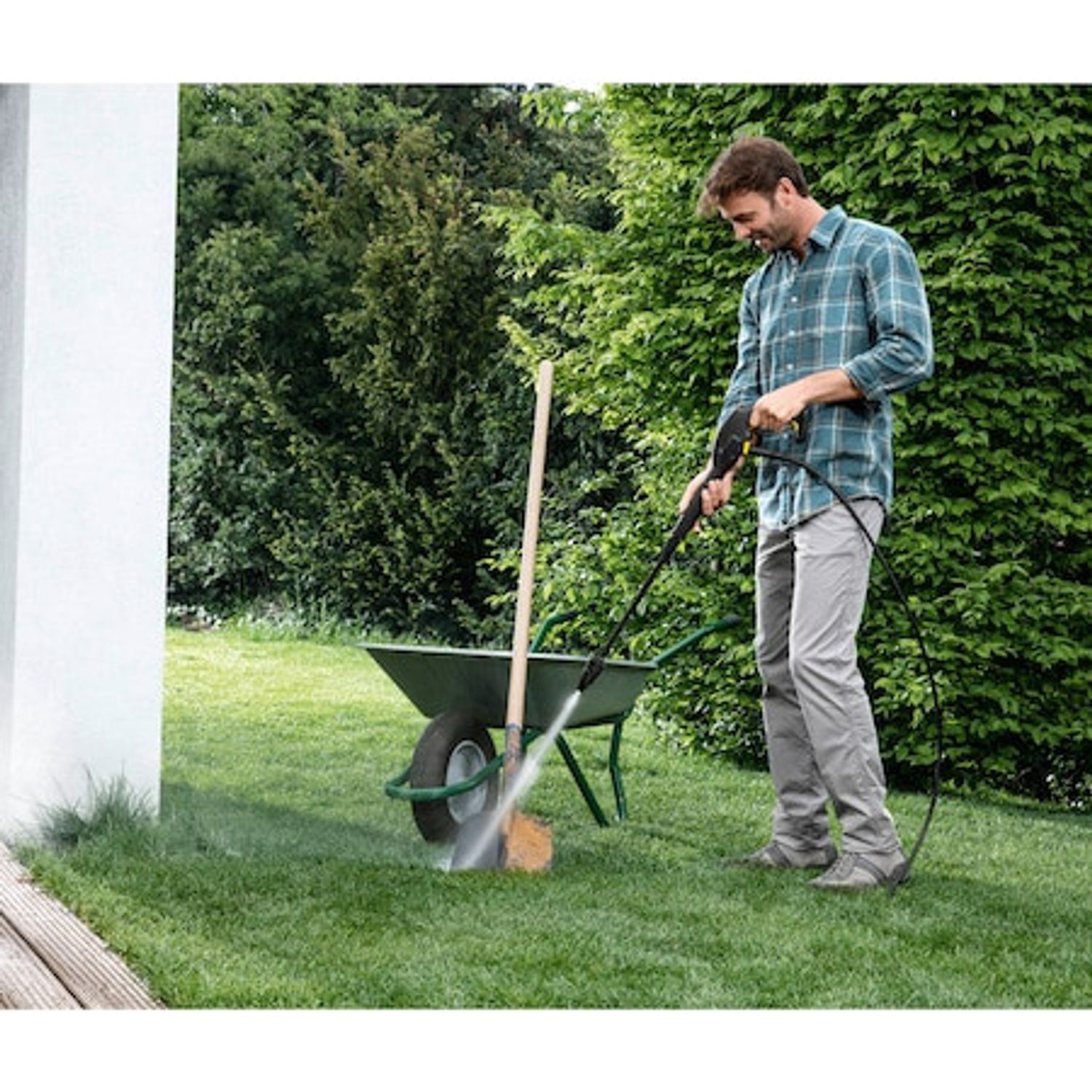 Aparat de spalat cu presiune Karcher K2 Universal Edition fotografia produsului View 2 L
