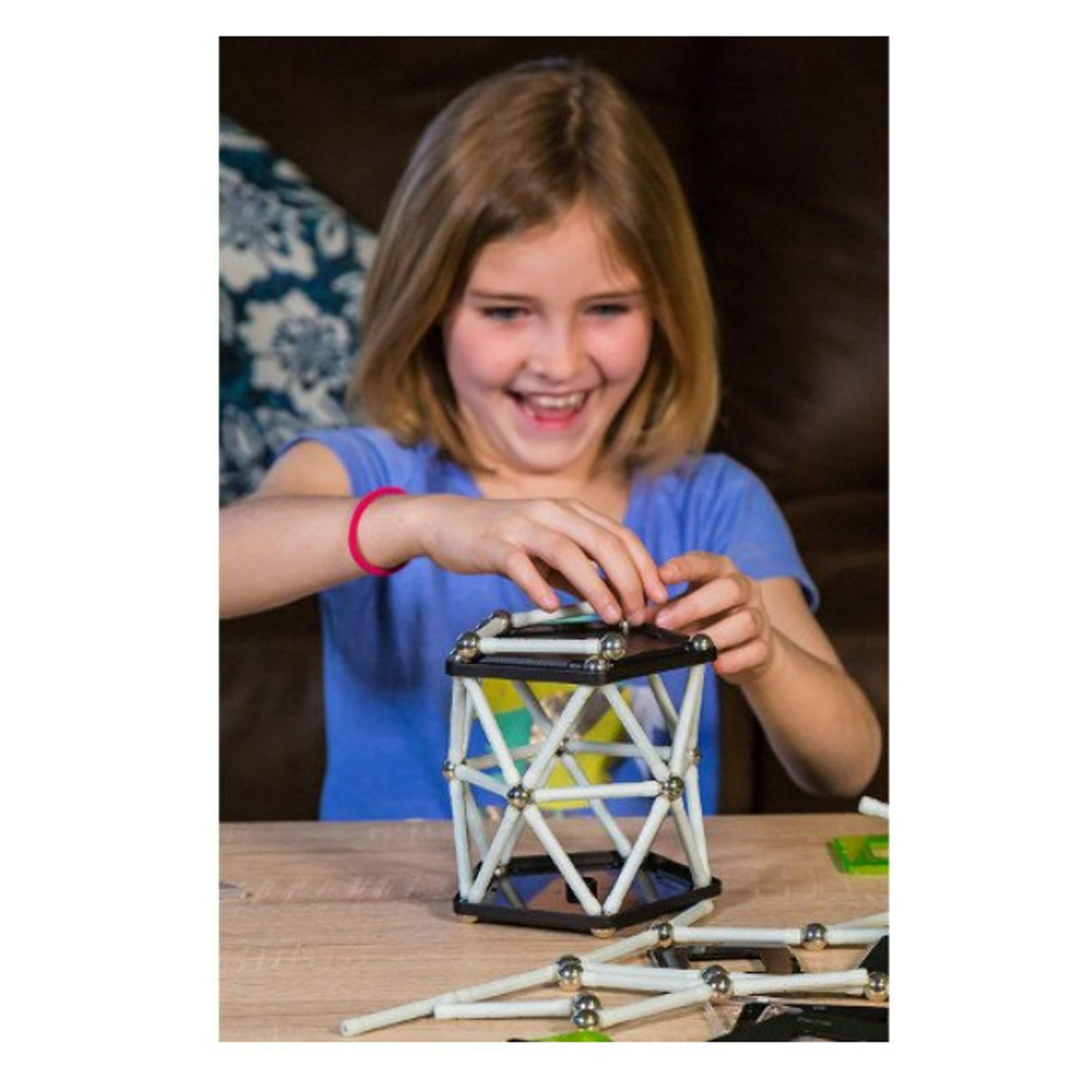 Set de constructie magnetic Geomag, Glow, 64 piese fotografia produsului View 6 L
