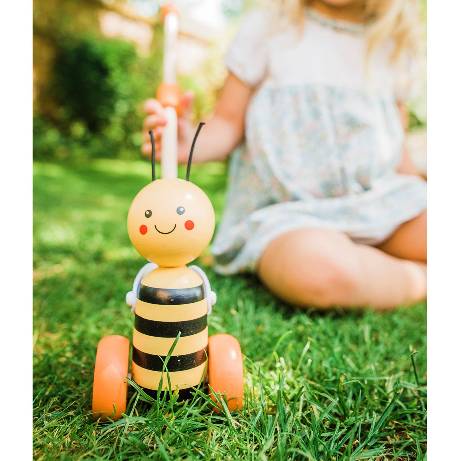 Jucarie de impins albinuta, Orange Tree Toys fotografia produsului View 3 L