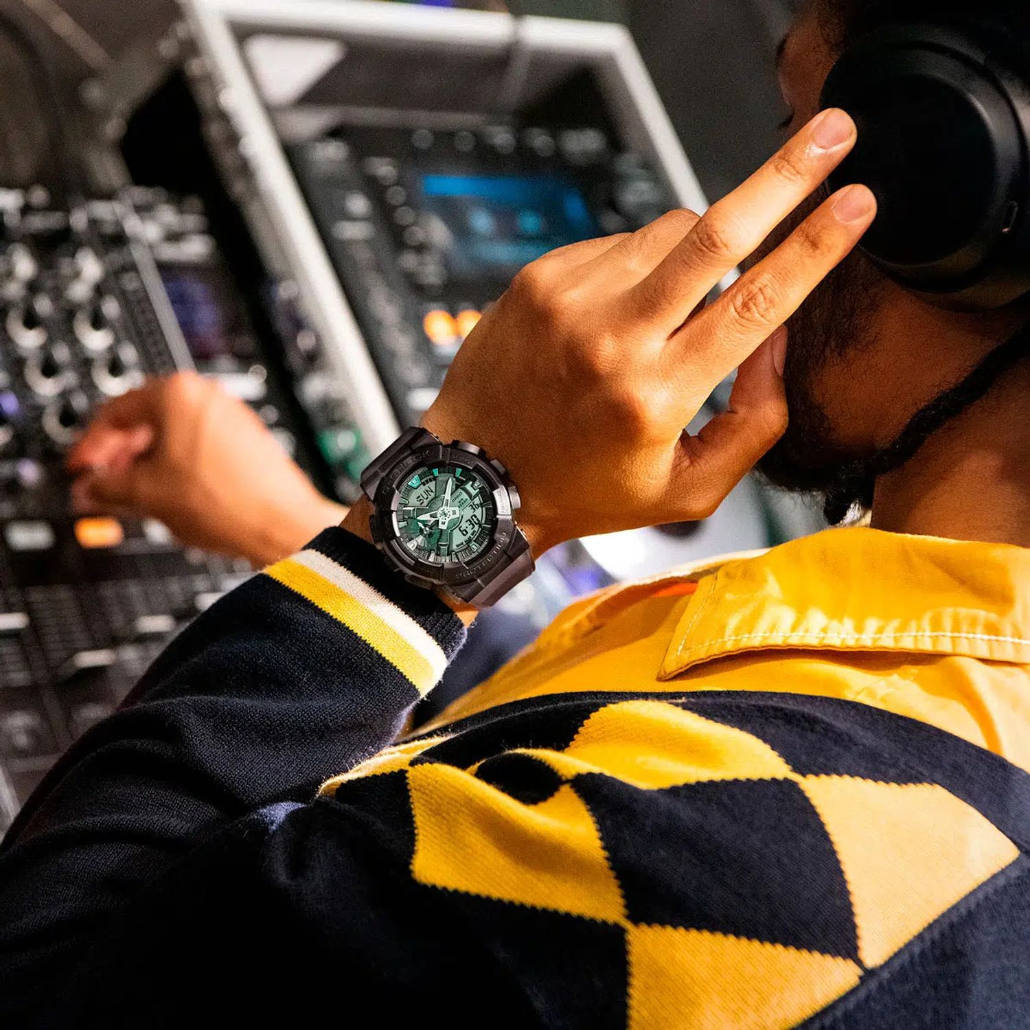 Ceas Barbati, Casio G-Shock, Classic GM GM-110MF-1AER fotografia produsului View 2 L