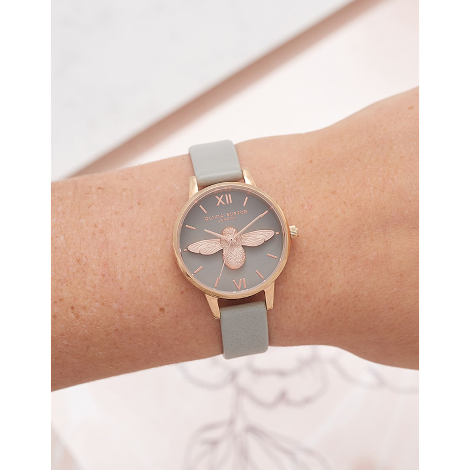 Ceas Dama, Olivia Burton, Bee OB15AM77 fotografia produsului View 2 L